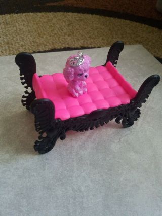 2013 Monster High School Bench Chair Furniture Mattel Hot Pink Black & puppy fig 2