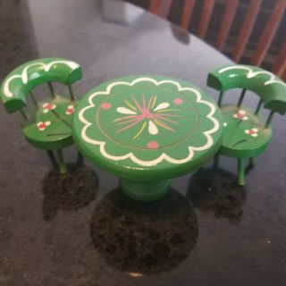 Dollhouse Furniture Green Wooden Pedestal Table & 2 Chairs 1:12 Scale