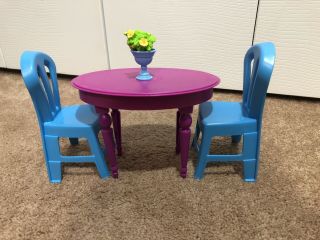 2008 Barbie 3 - Story Dream Townhouse Kitchen Dining Table & 2 Chairs&flower/vase