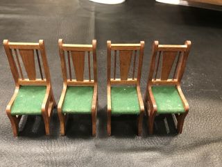 1:12 Dollhouse Round Wood Kitchen Table And Chairs 3