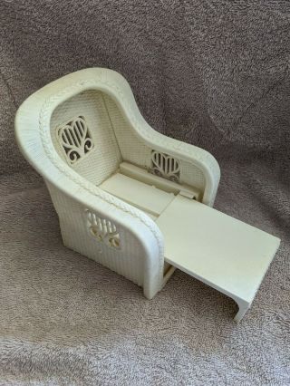 1983 Mattel Barbie White Wicker Chair Pull Out Lounge