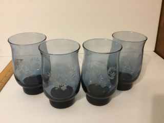 Set Of (4) Vintage Pfaltzgraff Yorktowne Blue Etched Glasses 5.  25” Tall 14oz