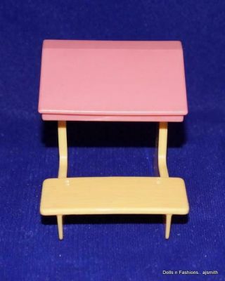 Barbie Kelly Tommy Doll Friends Pink & Yellow Pre School Student Desk 2