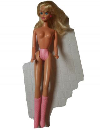1976 Superstar Barbie Vintage Mattel With Outfits