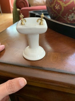 Dollhouse Miniature Pedestal Bathroom Sink - White Ceramic 3