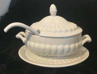 California Pottery 60 4 - Piece White Soup Tureen With Ladle And Underplate Usa
