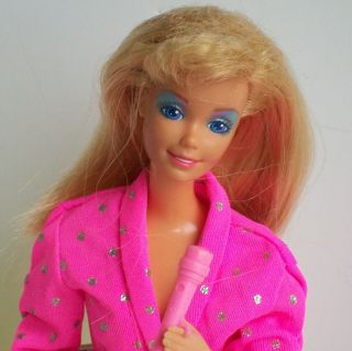 1986 Barbie Rockers Doll 3055,  Picture Book and display stand 2