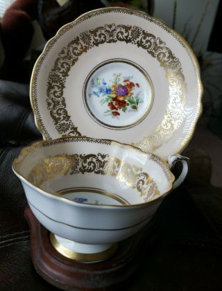 Paragon Teacup Cup & Saucer Gold Gilt Rose Floral