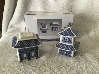 Johnson Brothers Blue Willow Pattern Pagoda Salt & Pepper Shakers Box