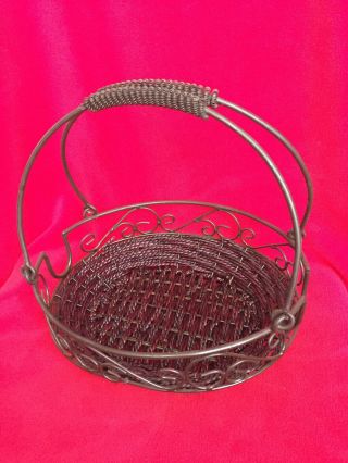 Home And Garden Party Oval Bean Pot Casserole 2 - Handle Carrying Wire Basket