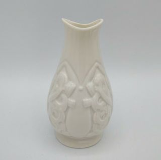 Belleek Porcelain Ireland International Society Renewal Vase Celtic Knot