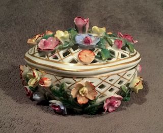 Vintage Capodimonte Style Porcelain Museum Of Jewelry Trinket Box Dish Flowers