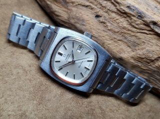Vintage 1973 Omega Geneve Silver Dial Date Automatic Ladies Watch
