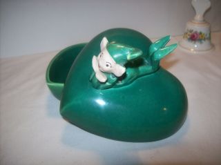 VINTAGE GREEN CERAMIC HEART DISH WITH ELF/PIXIE ON LID 3
