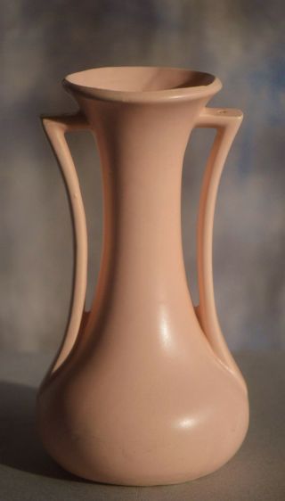 Vtg Art Deco Usa Pottery Vase Urn Pastel Pink Matte Glaze 9 " Tall Double Handle