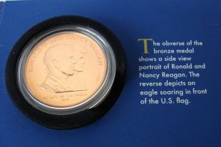 2016 $1 US Ronald Reagan Coin and Chronicles Set 1 oz Silver American Eagle 3