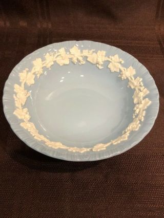 Wedgwood Queensware Shell Edge Cream On Lavender Cereal Bowl Embossed