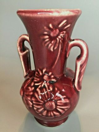 Vintage Shawnee Art Pottery Usa Burgundy Double Handled Raised Daisy 5.  25 " Vase