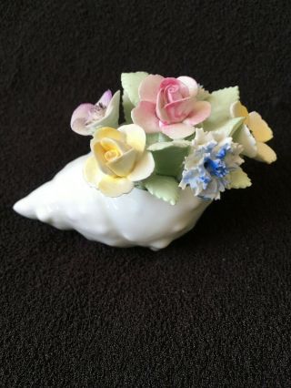 Vintage Golden Crown E & R Italy Porcelain Flowers In Porcelain Seashell