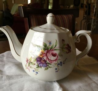 Vtg Ellgreave 4 Cup Teapot.  White/pink Roses,  Gold Trim 411.  England.  (wood & Sons)