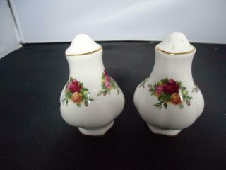 Royal Albert England Old Country Roses Salt & Pepper Shakers 3 " Gold Trim Exc