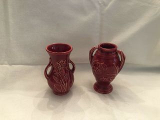 2 Vintage Shawnee Usa Pottery Burgundy Vases 5.  5”tall Iris & Clover