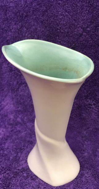 Catilina Pottery Cream Vase With Green Interior Number 0333