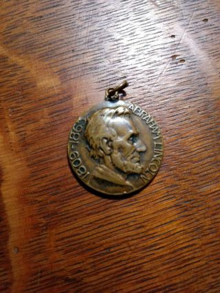 Vintage Illinois Watch Company Abraham Lincoln Collectible Medal For Collectors