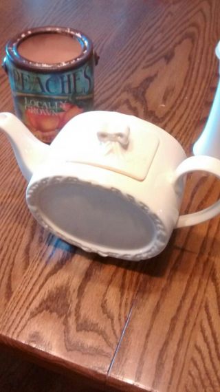 I.  Godinger & Co.  White Porcelain Teapot With Bow