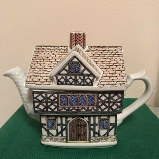 Sadler Teapot England English Country House Tudor House 4437 Staffordshire Eng