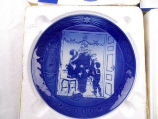 Royal Copenhagen 2000 Trimmimg The Tree 7 " Plate & Pamplet