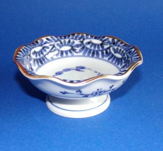 Takahashi Footed Bowl Japan Blue And White Floral Design Scalloped Edges