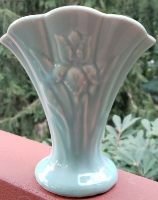 Vintage Shawnee Pottery Usa Blue Turquoise Green Iris Fan Vase Flower