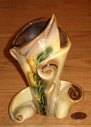 Hull Tan Glazed Parchment & Pine Ceramic Scroll Vase S - 1 Made In U.  S.  A.