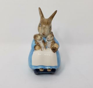 1989 Royal Albert Beatrix Potter Mrs Rabbit Bunnies Rocking Chair Figurine