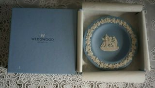 Vintage Wedgwood Jasperware White On Blue Round Tray W/box,  England