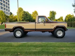 1982 Ford F - 350 4x4 Lariat Xlt 1 - Owner 61,  464 Miles 4wd
