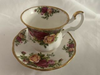 Royal Albert English China Old Country Roses Demitasse Teacup & Saucer 2 5/8 "