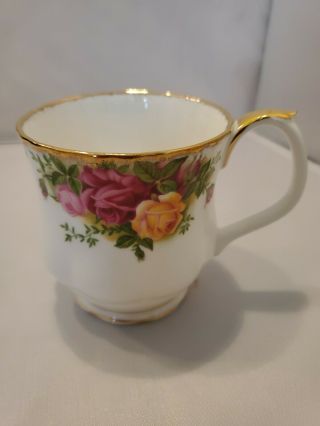 Royal Albert Old Country Roses 3 1/4 " Footed Scalloped Mug Coffee Cup