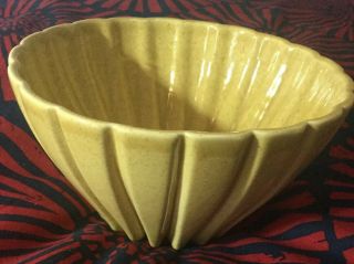 Mid - Century Red Wing Pottery Ribbed Planter Vase Speckle Yellow Glaze M 1477
