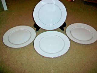 Set Of 4 Crown Victoria Lovelace Luncheon Plates 9 1/4 " Plate