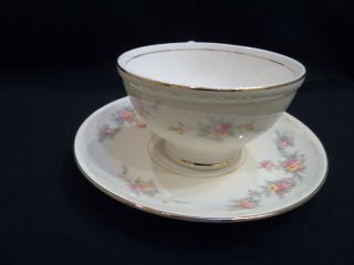 4 Homer Laughlin 1940’s Eggshell Georgian Countess Tea - Coffee Cups & Saucers