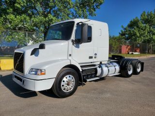 2014 Volvo Vnl Vnm Semi Truck Tractor Ishift Autom Vnl One Owner Great Runner Delivery Available
