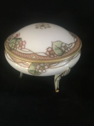 Antique Hand Painted Porcelain Nippon Dresser Trinket Box Marked Green Wreath M
