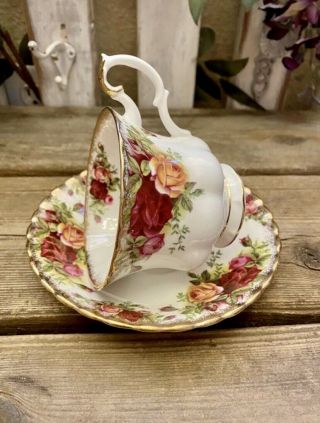 Royal Albert “old Country Roses” Teacup And Saucer