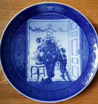 2000 Royal Copenhagen Trimming The Tree Christmas Blue Plate Denmark Decor