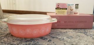 Pyrex Glass 045 Covered Oval Casserole Dish - Vintage Pink Daisy 2 - 1/2 Quart.