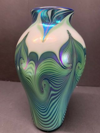 Vtg Orient & Flume Iridescent Pulled Feather Design Art Glass Vase 8 " In Signed