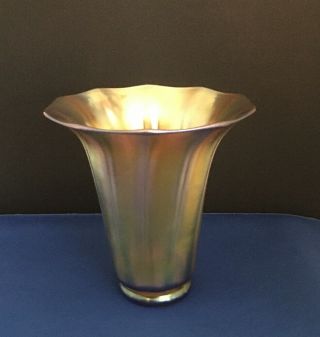 Ant Steuben Gold Aurene Fluted Vase 5 1/2” Tall And 5 1/4” In Diameter C1910