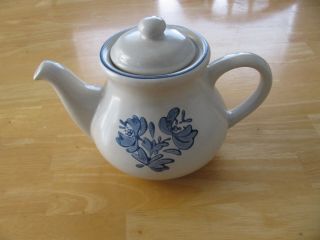 Pfaltzgraff Yorktowne Stoneware Blue White Tea / Coffee Pot W Lid